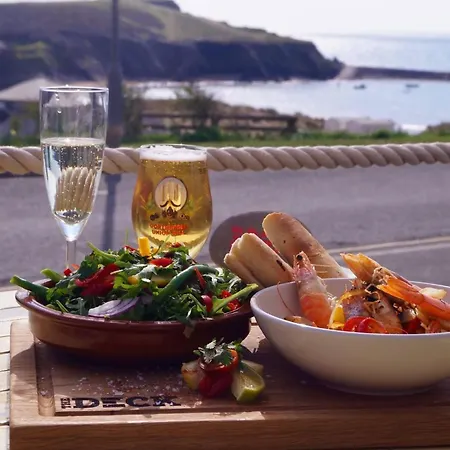 The Edgcumbe & Deck Restaurant Буде
